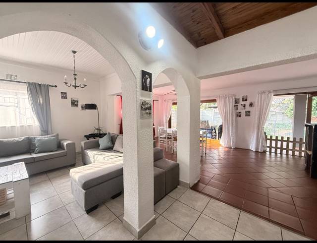 5 BEDROOM HOUSE FOR SALE IN HUTTENHEIGHTS